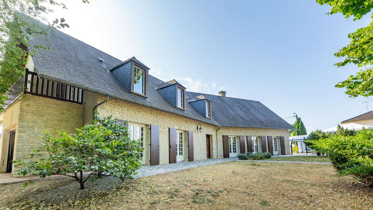 Maison 325m² à civray - photo 17