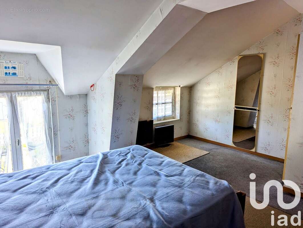 Photo 8 - Maison à LA CHAPELLE-DE-BRAIN