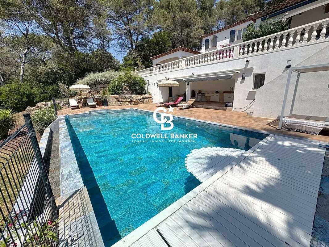 Hauteurs PUGET-SUR-ARGENS – Var est balnéaire Villa de prestige de 245 m² entourée d’un terrain paysager de 5 137 m² - photo 19