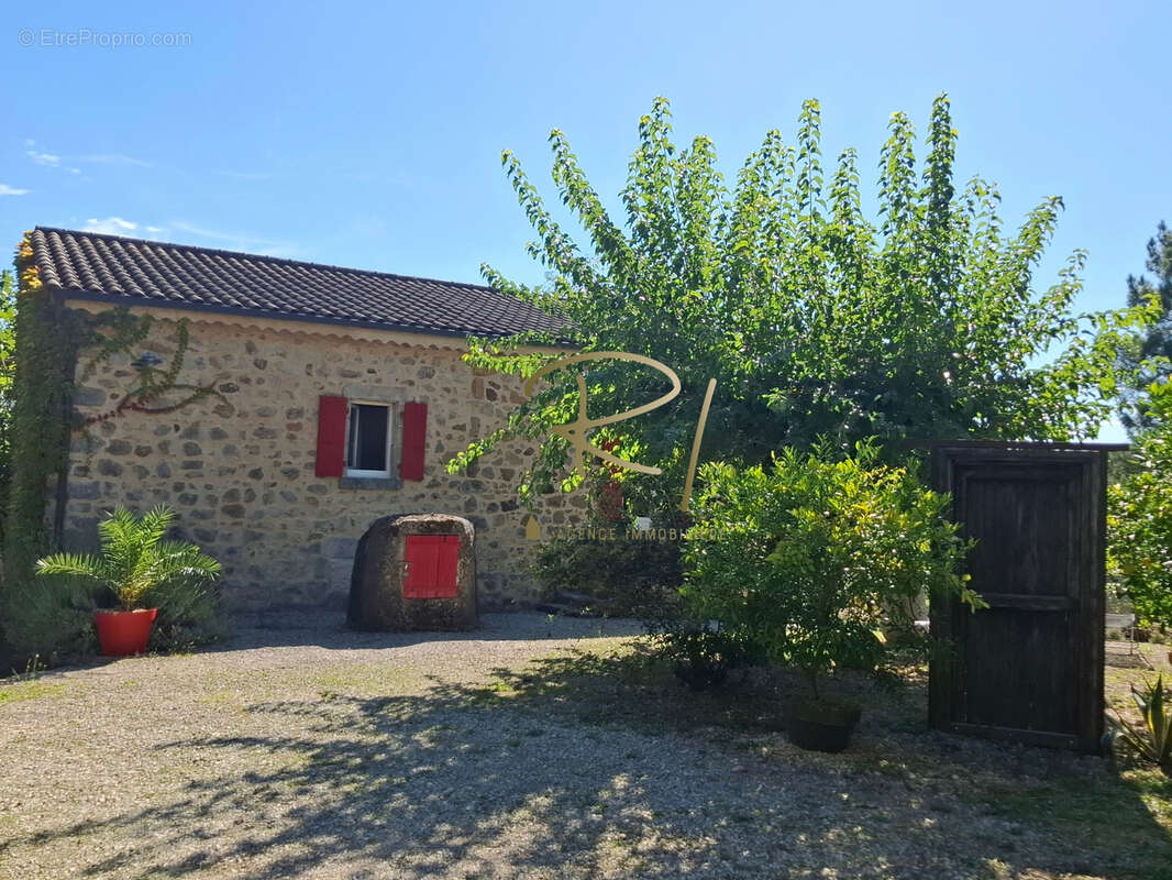 Maison à RUOMS