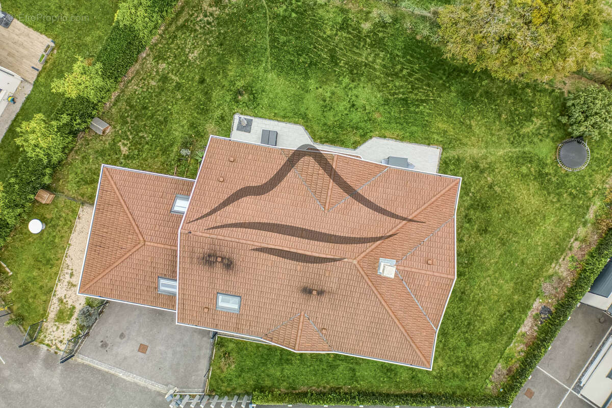 Maison à CESSY