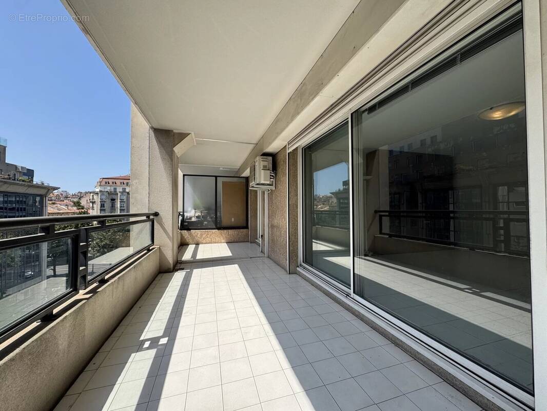 Appartement à MARSEILLE-8E