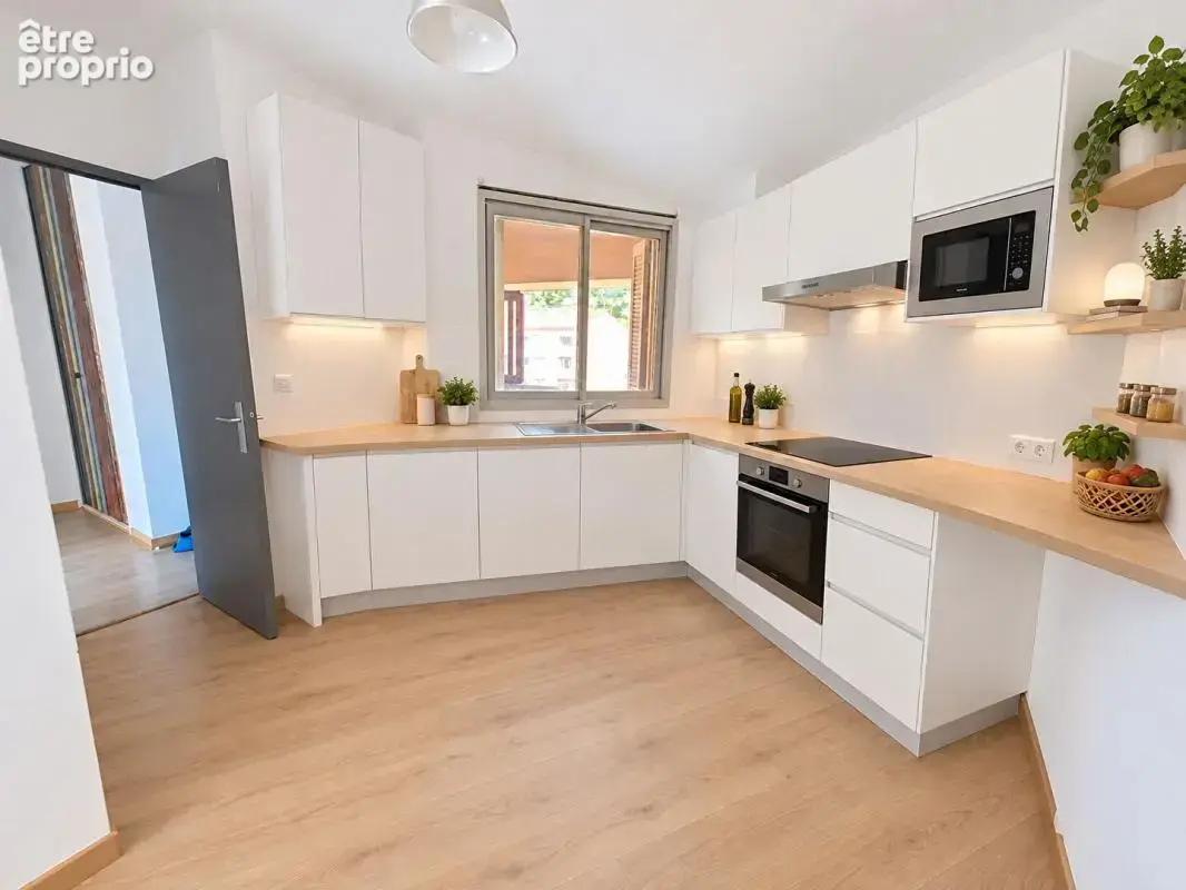 Carqueiranne coeur de ville - T3, 60 m², terrasse vue mer, 2 pkgs, au calme - photo 9