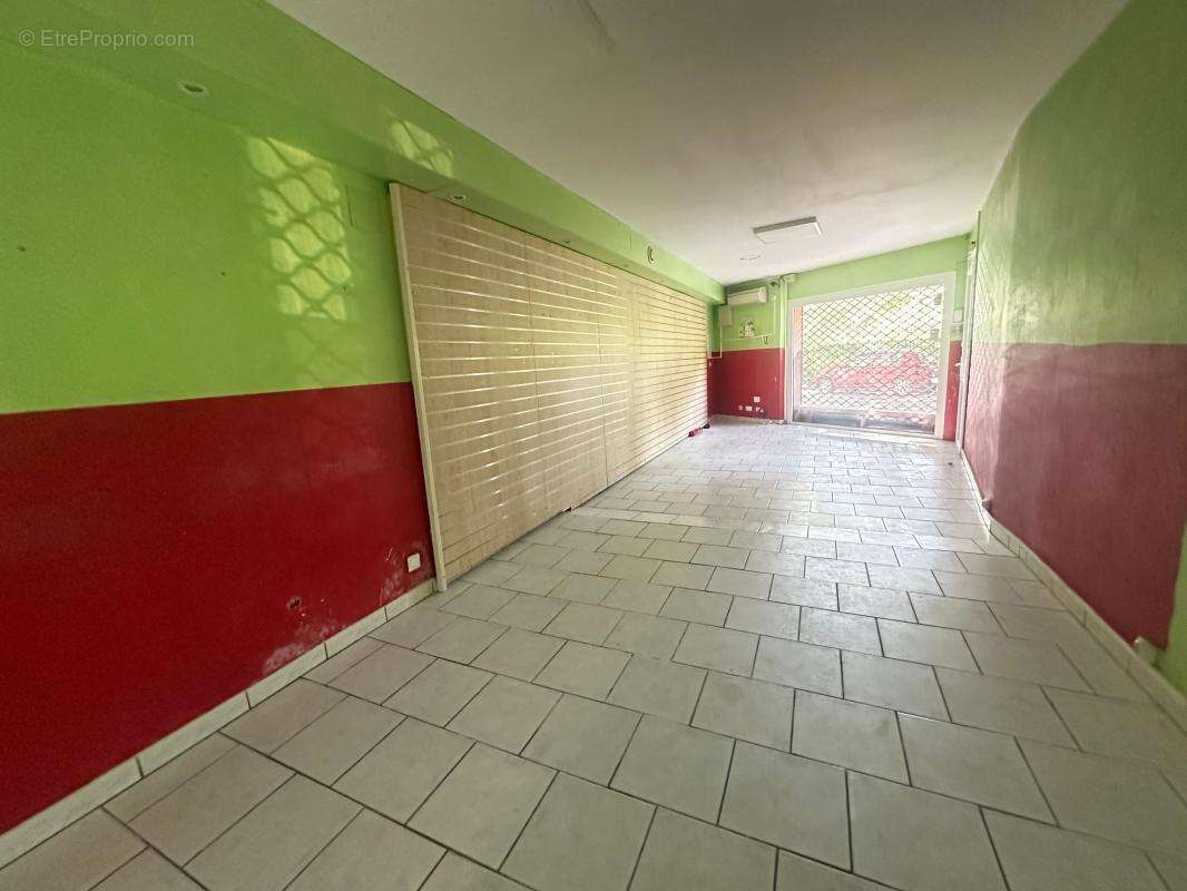 Bien Commercial À Vendre - photo 2