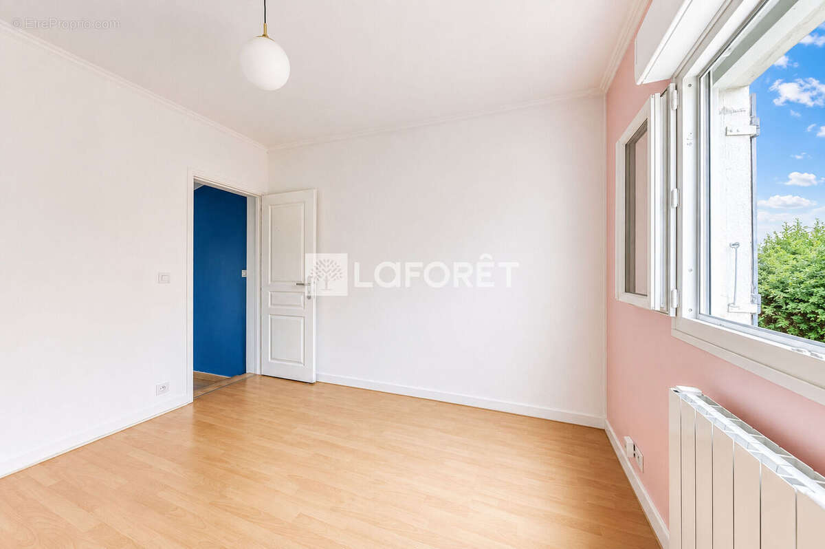 Maison de ville de plain pied  Pontault -Combault 4 pièce(s) 63.49 m2 - photo 9