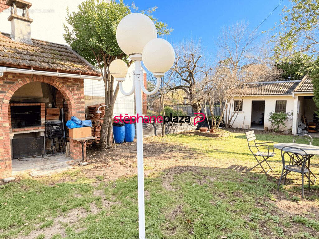 Maison à SARTROUVILLE