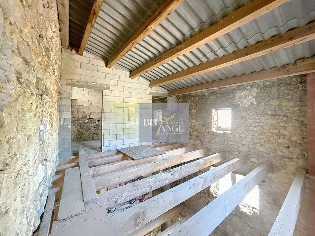 Maison à LABASTIDE-DE-VIRAC