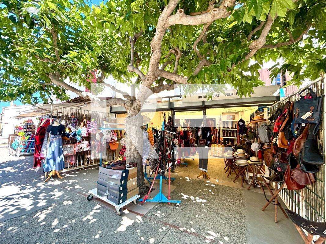 Commerce à SAINTES-MARIES-DE-LA-MER