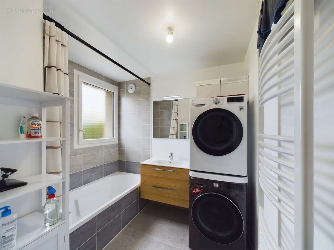 T4 récent de 76 m2 avec balcon, cave et vue dégagée   La Ravoire - photo 12