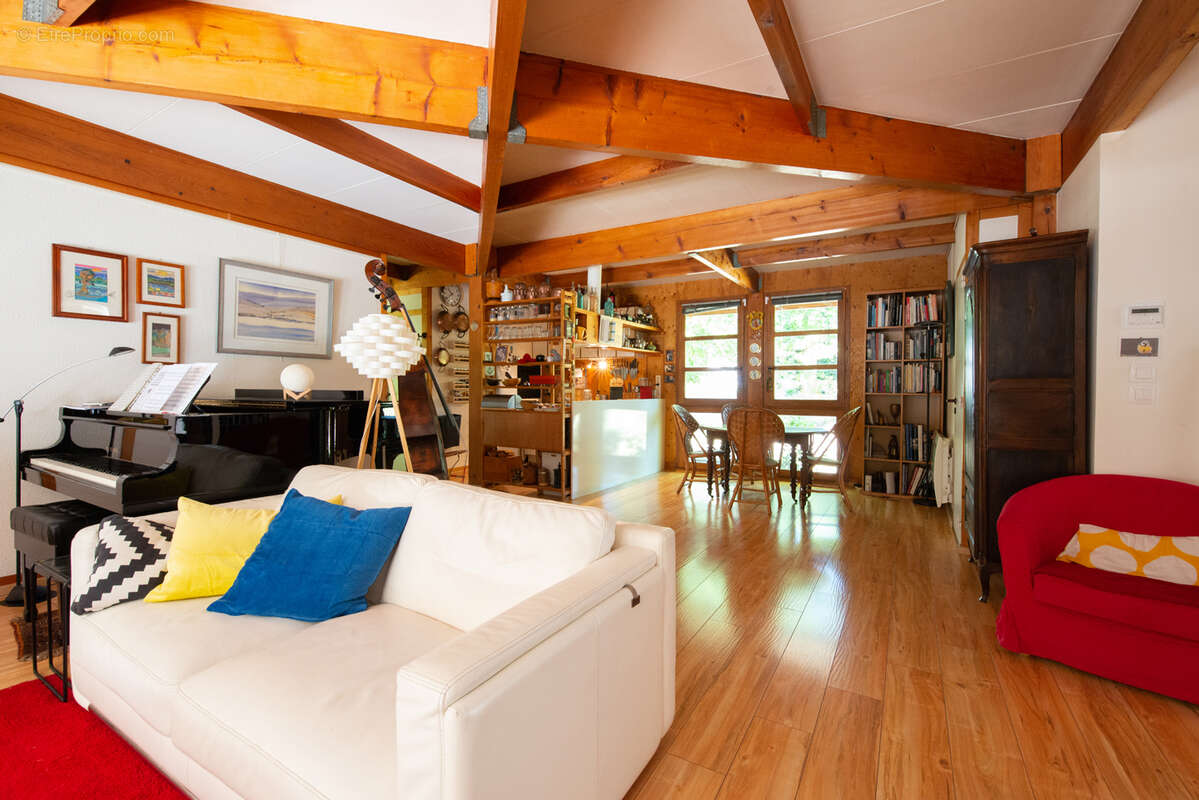 Maison à CABANAC-ET-VILLAGRAINS