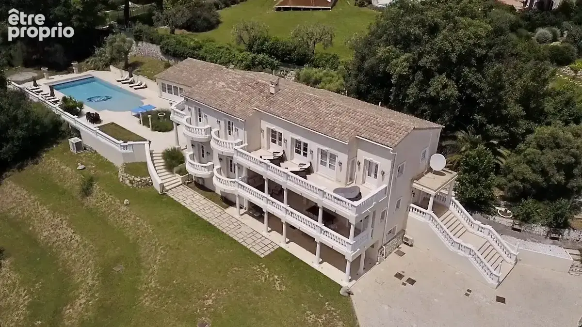 Maison à TOURRETTES-SUR-LOUP