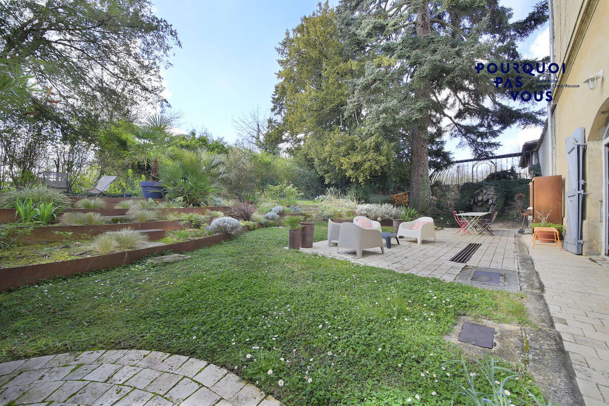 Autre à SAINT-GENIS-LAVAL