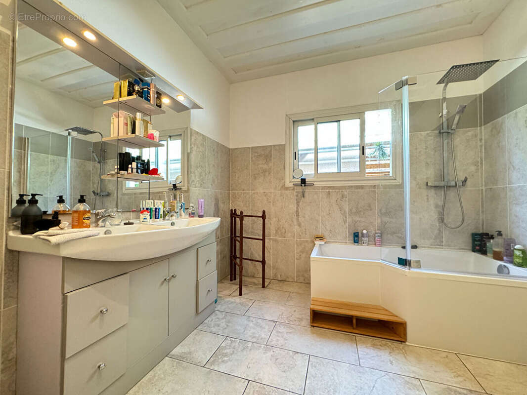 Maison à SAINT-DENIS