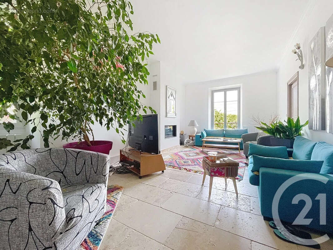 Maison à LE MEE-SUR-SEINE