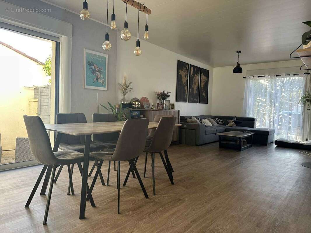 Maison à MORTAGNE-SUR-SEVRE