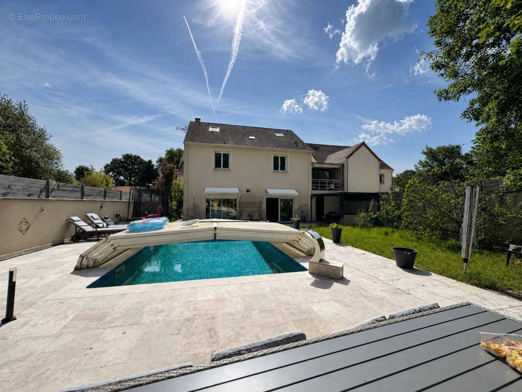 Maison à DAMMARIE-LES-LYS