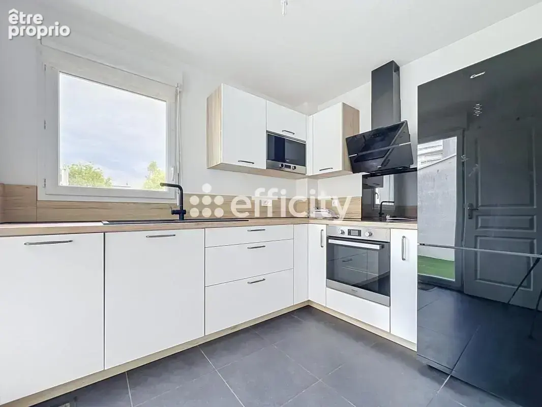 Maison 97 m² à Joue-Les-Tours  - photo 5