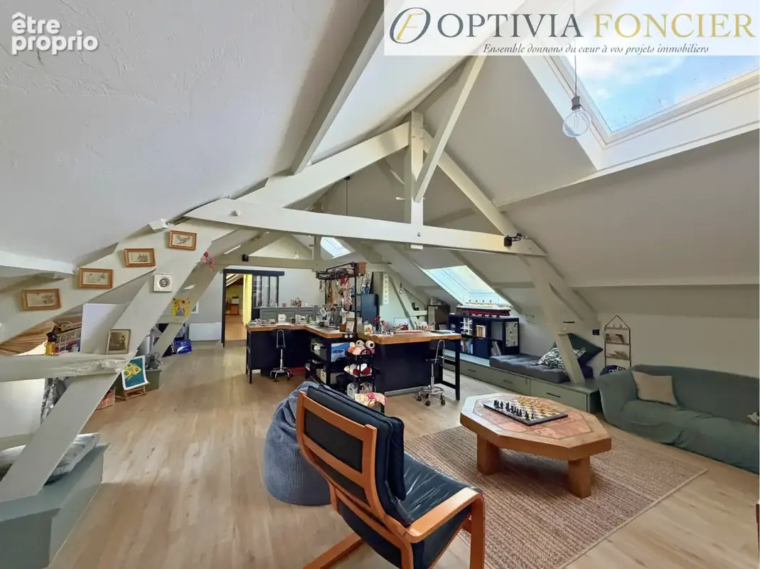 Propriété T7 395 m2 - 6 300 m2 de terrain - 5 garages - Piscine intérieure chauffée - photo 12
