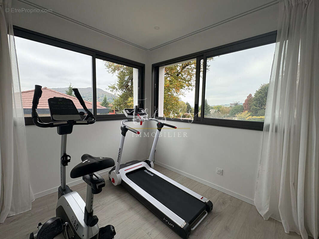 Maison à VILLY-LE-PELLOUX