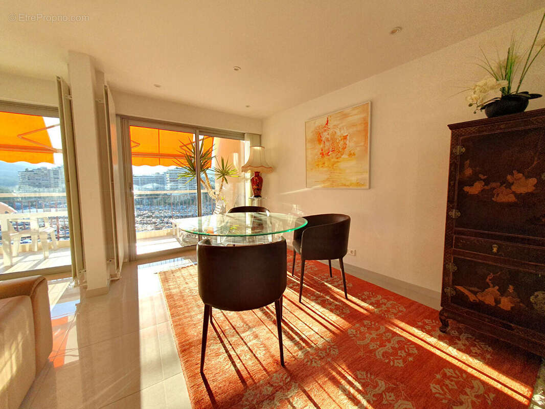 Appartement à MANDELIEU-LA-NAPOULE