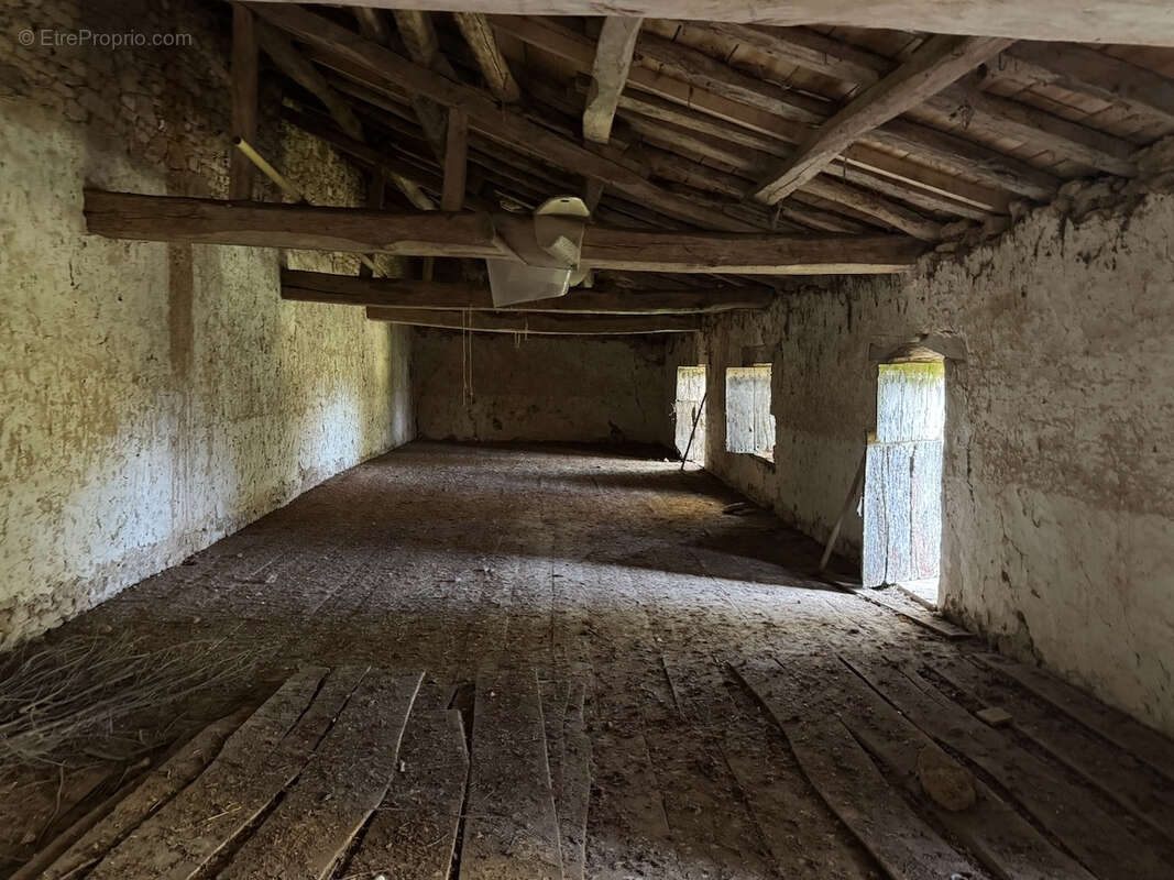 Maison à LA CHAPELLE-THEMER