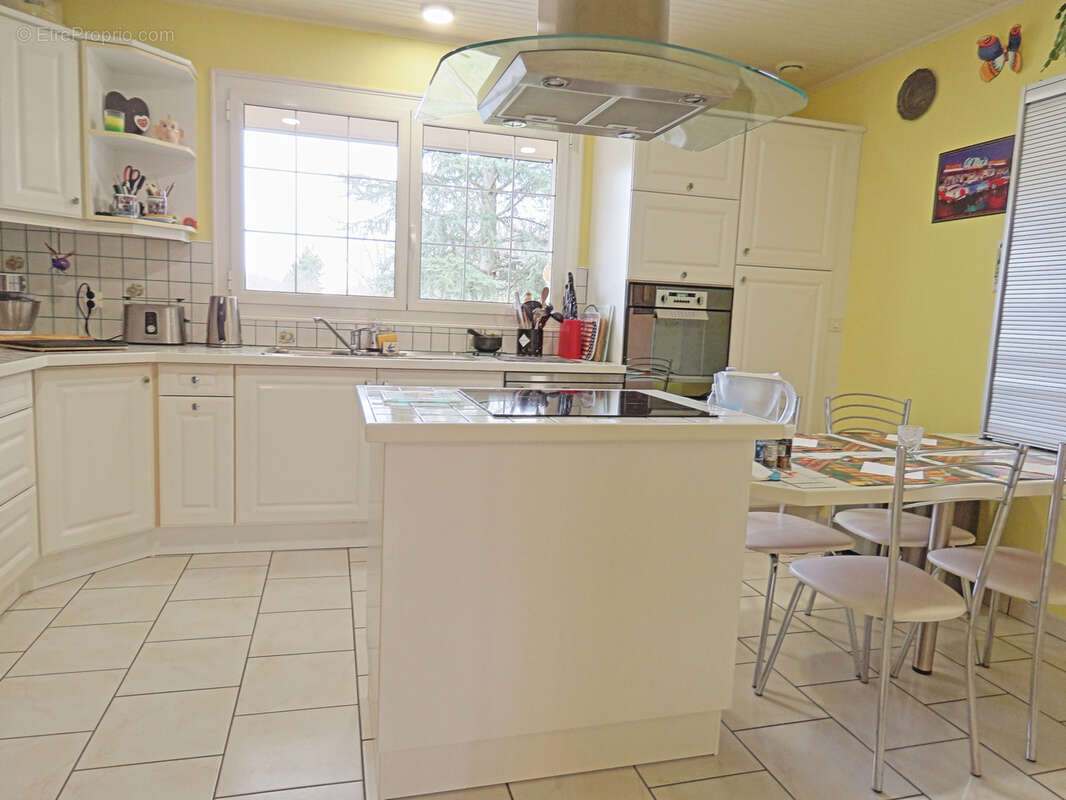 Maison à SAINT-MAURICE-SUR-FESSARD