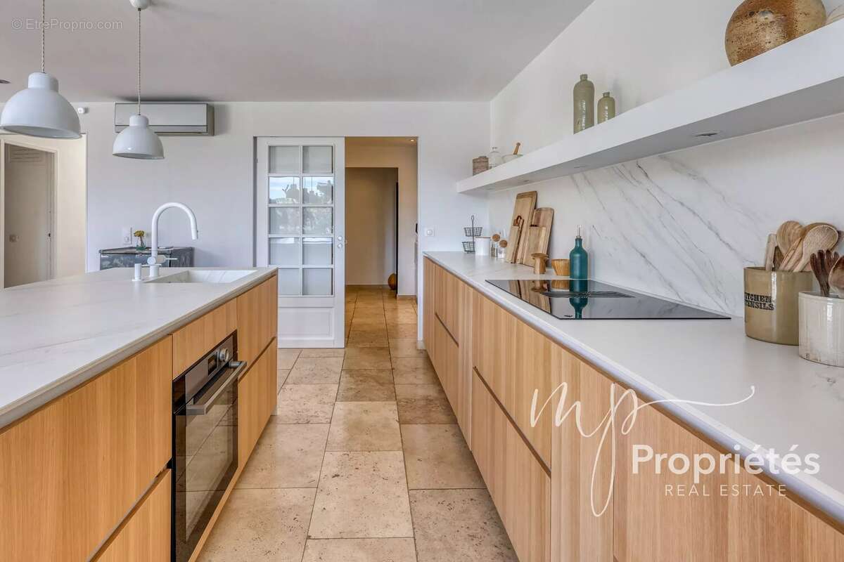 Maison à BORMES-LES-MIMOSAS