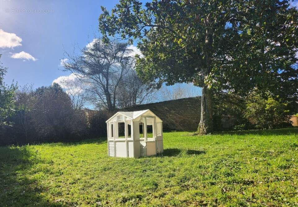 Terrain à LOIRE-SUR-RHONE
