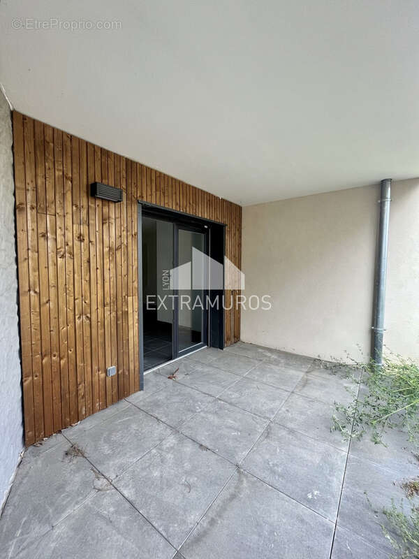 Bel Appartement T4 avec Jardin Privatif et Balcon à Craponne (69290) - photo 3