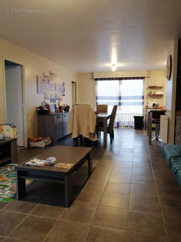 Maison à MOY-DE-L'AISNE