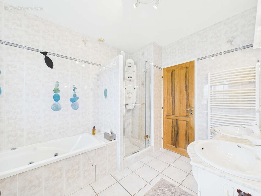Maison individuelle - secteur calme belle exposition - La Biolle - 215 m2 - photo 21