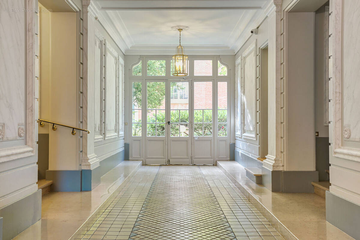 Appartement à PARIS-7E