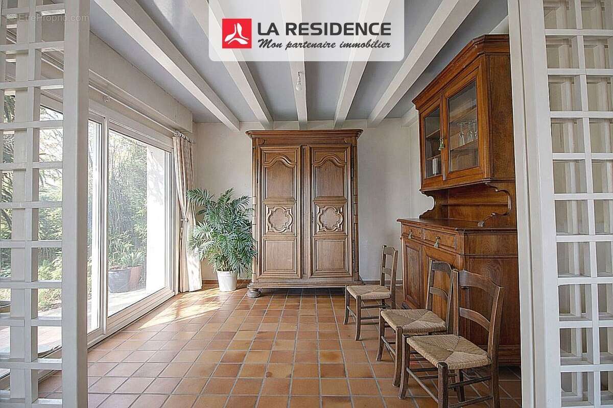 Maison 266 m² à Orgeval  - photo 2