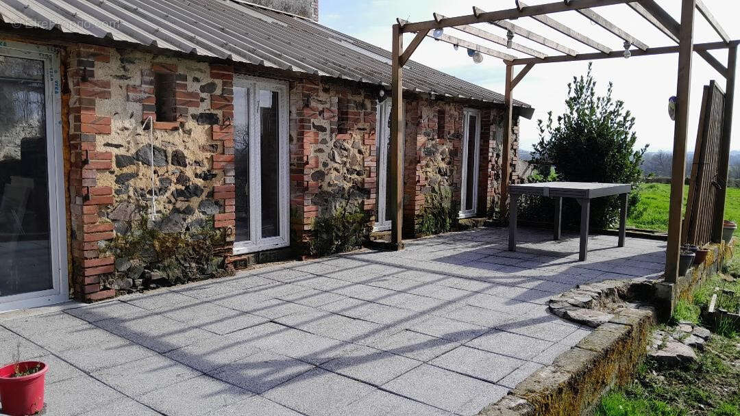 Maison à MONTOURNAIS