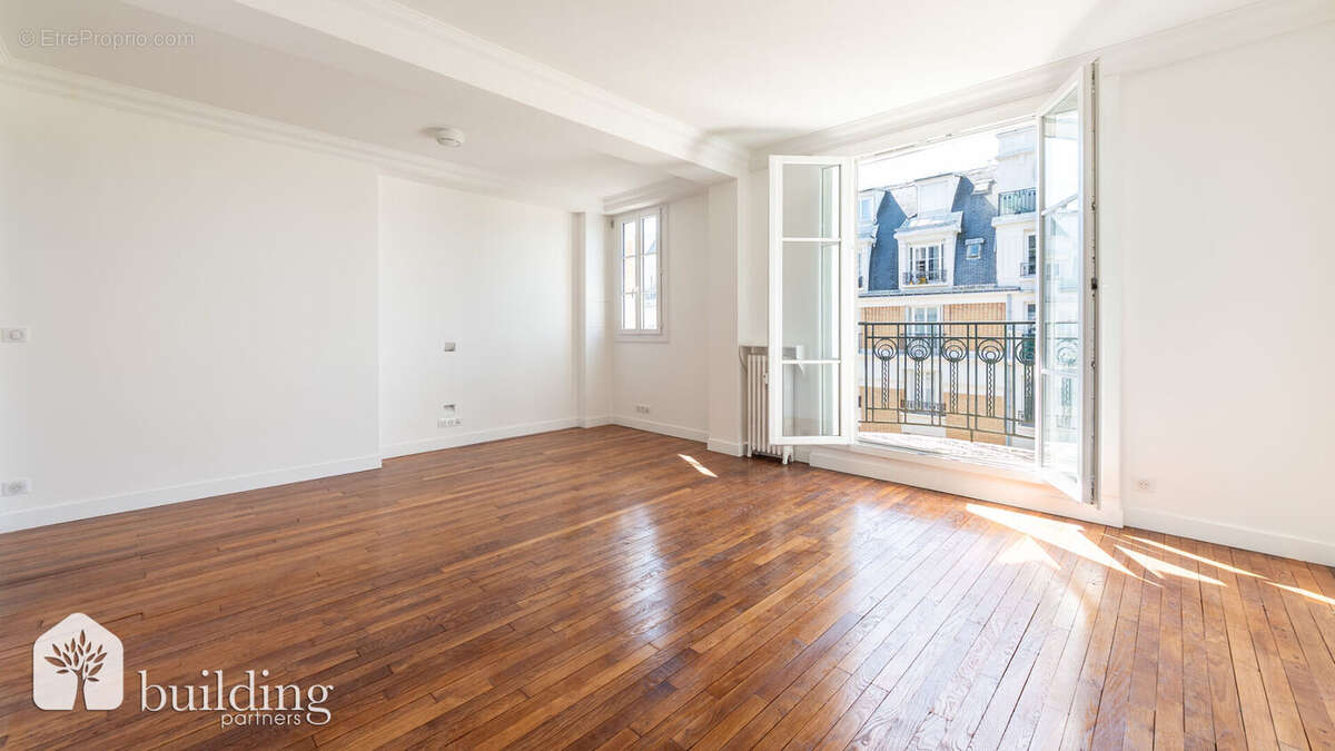 Appartement à PARIS-17E