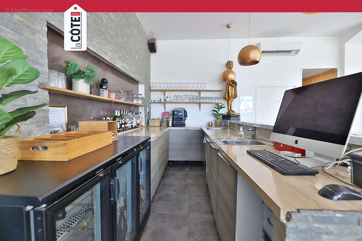 Commerce à CHATEAUNEUF-LES-MARTIGUES