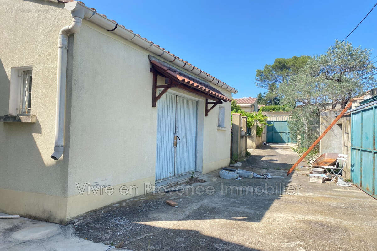 Maison à COURTHEZON