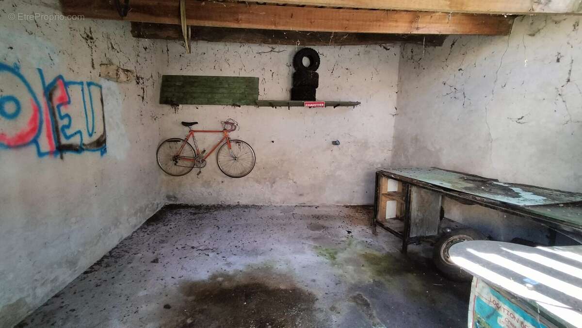 Maison à SAINT-SATURNIN-DU-BOIS