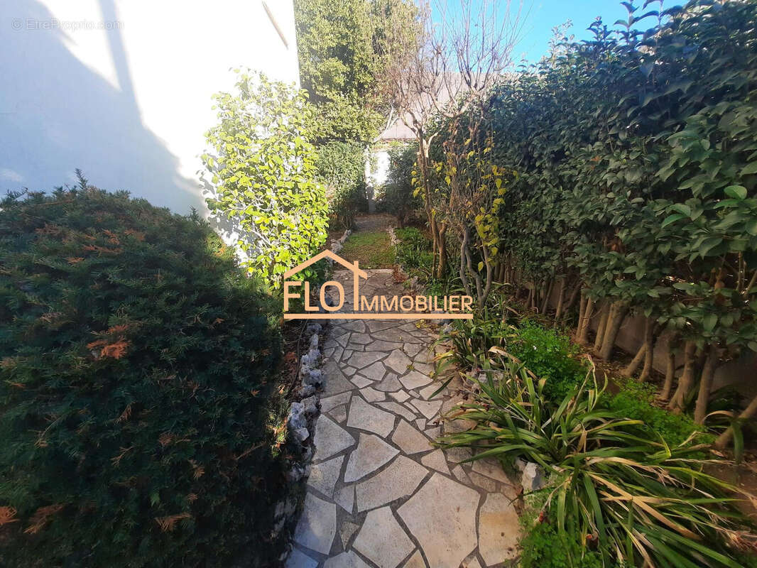 Maison 180 m² à Agde  - photo 4