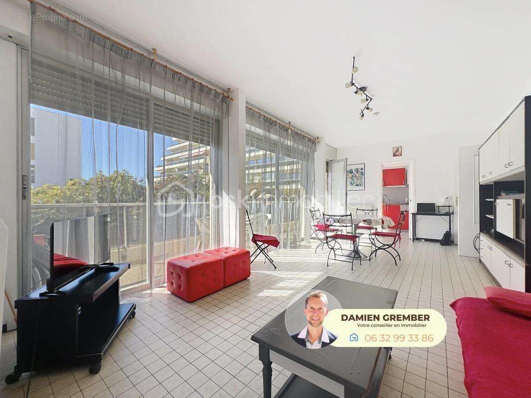 La Grande-Motte Centre – T4 traversant de 81 m² avec terrasse, cellier et piscine, plage à 200 m - photo 2