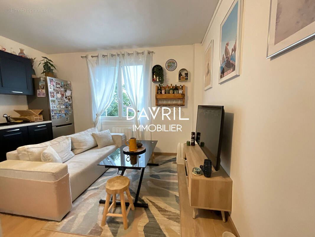 Appartement à CHANTELOUP-LES-VIGNES