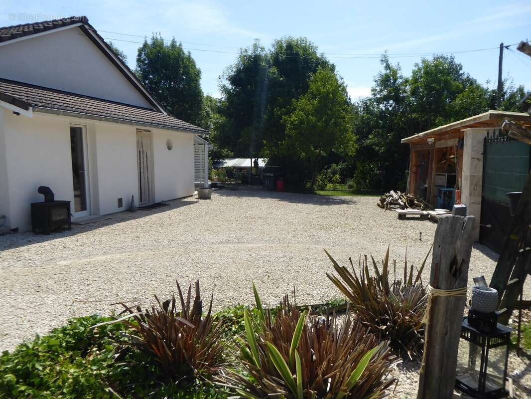 Maison à TREPT