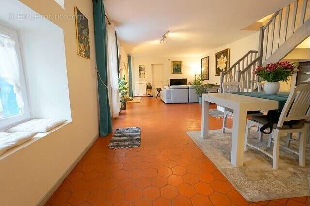 Maison à MEZIERES-SUR-SEINE