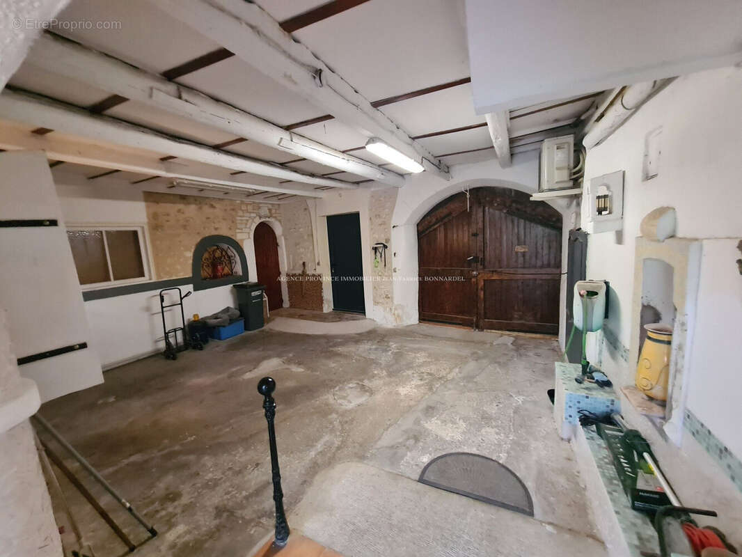 Maison à SAINT-PAUL-TROIS-CHATEAUX