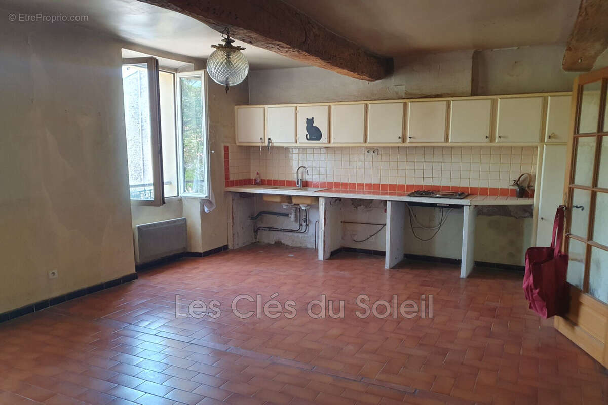 Maison à FLASSANS-SUR-ISSOLE