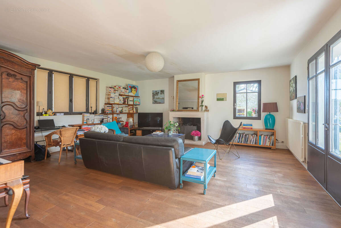 Maison à CAMBLANES-ET-MEYNAC