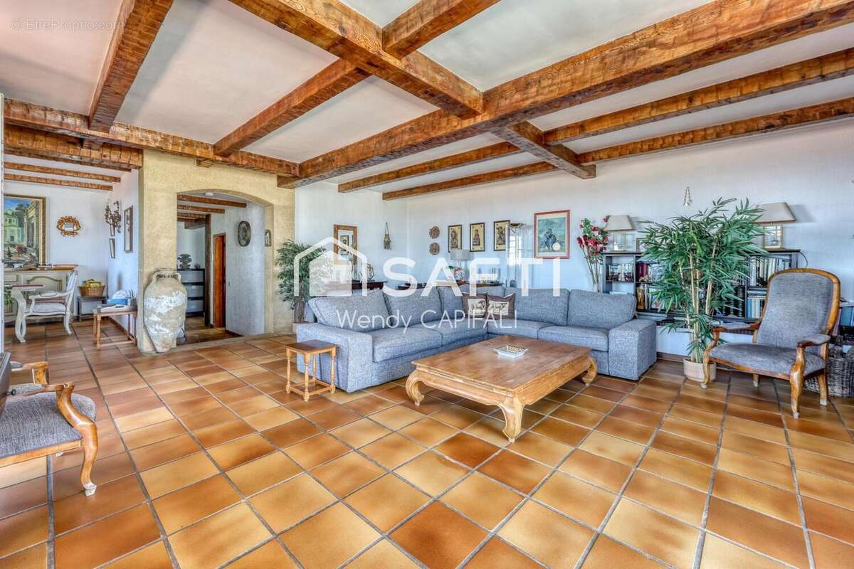 Maison 228 m² à Hyeres  - photo 3
