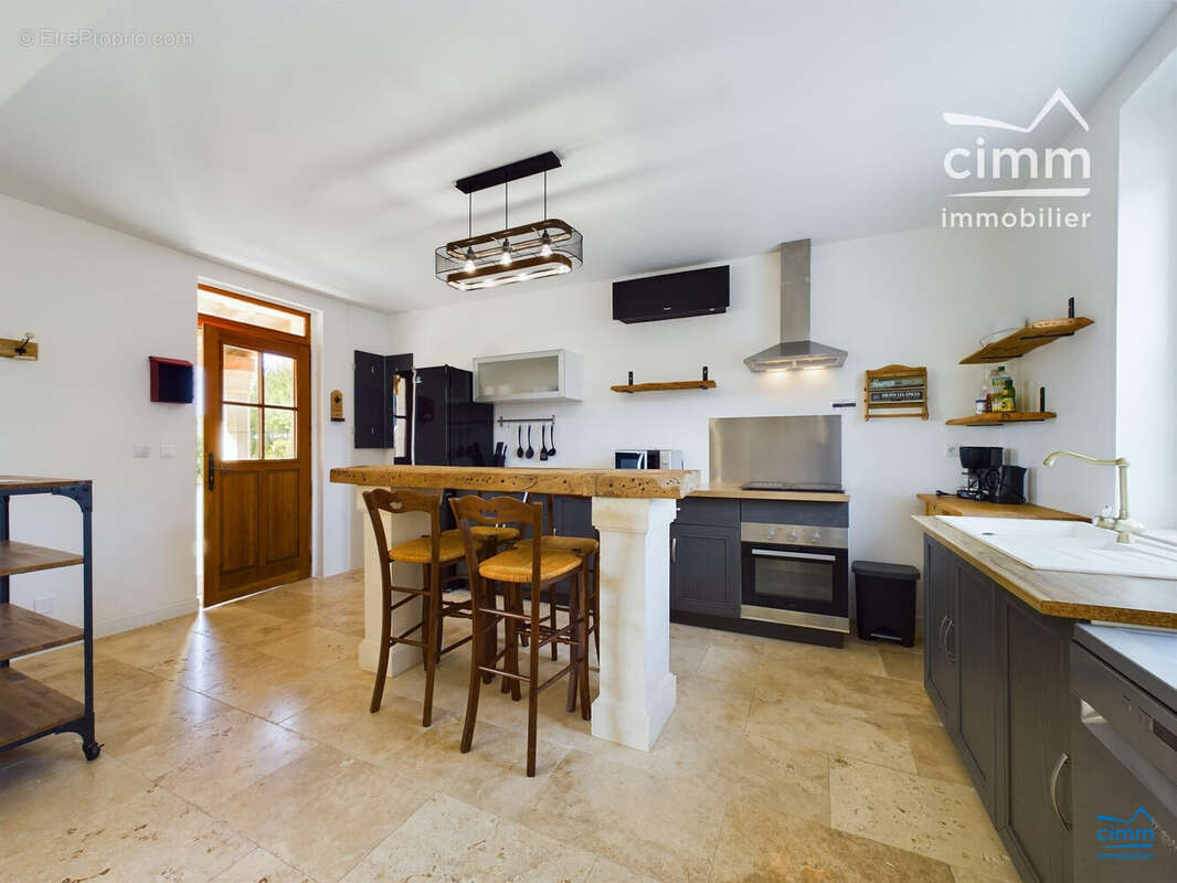 Maison à VILLEBERNIER