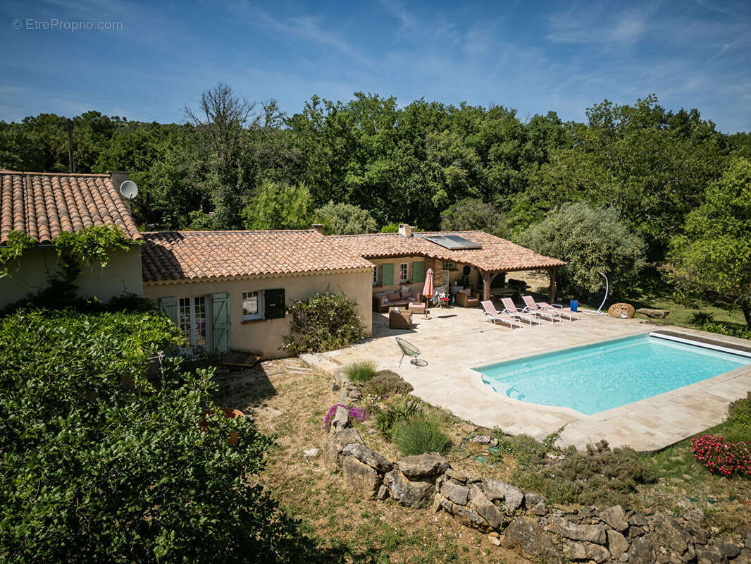 VILLA FORCALQUEIRET 200 m² avec dépendance T2 dans un quartier prisé - photo 3