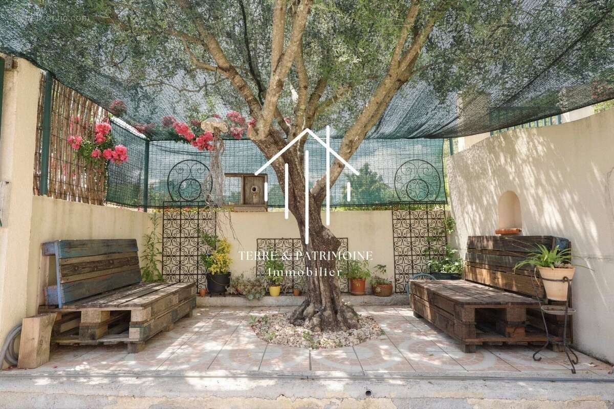 Maison à SALAVAS